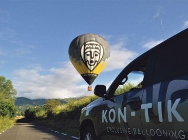 Barcelona surroundings in a balloon ride 